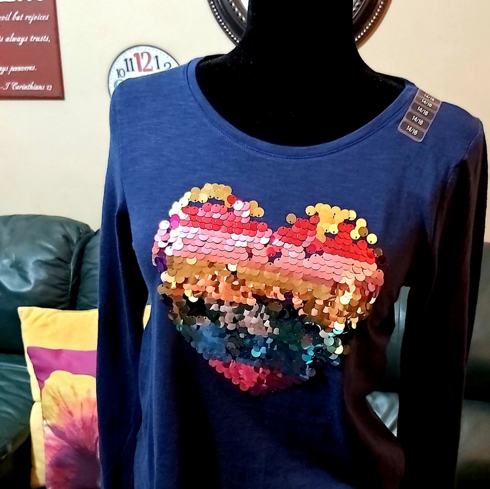 Members Mark Flip Sequent Heart Tee